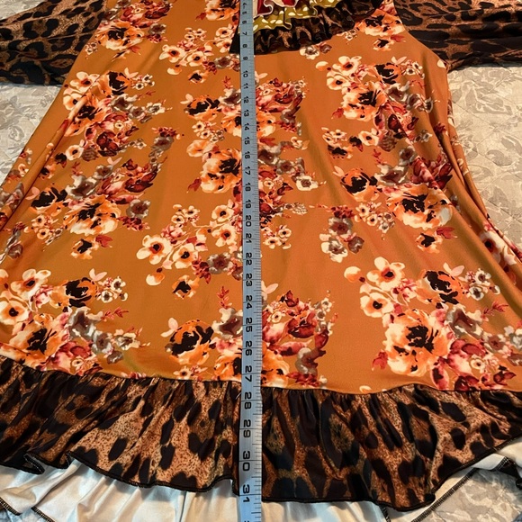 Custom made Beautiful 2 piece outfit. - Picture 7 of 7